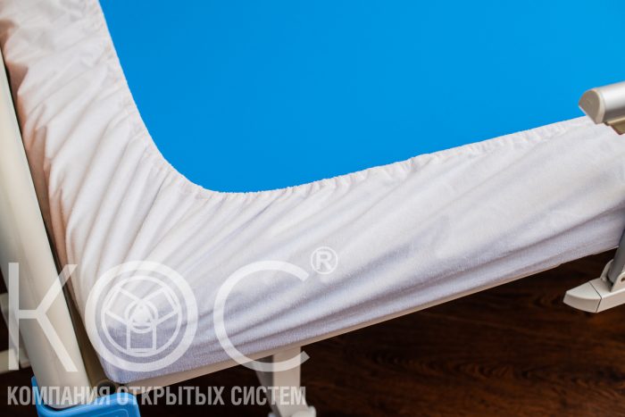 Непромокаемый наматрасник на резинке по периметру, махровая ткань