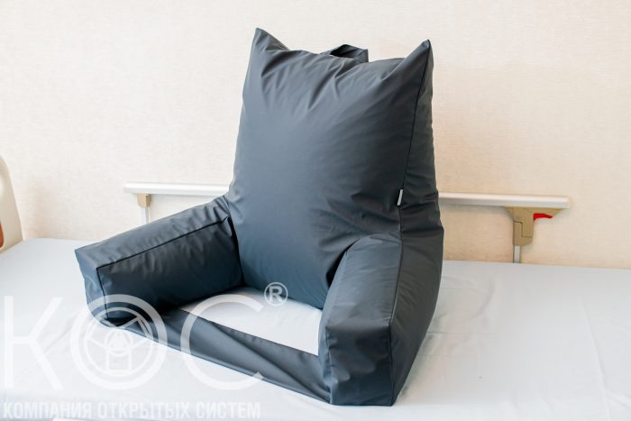 подушка для сидения на кровати с подлокотниками