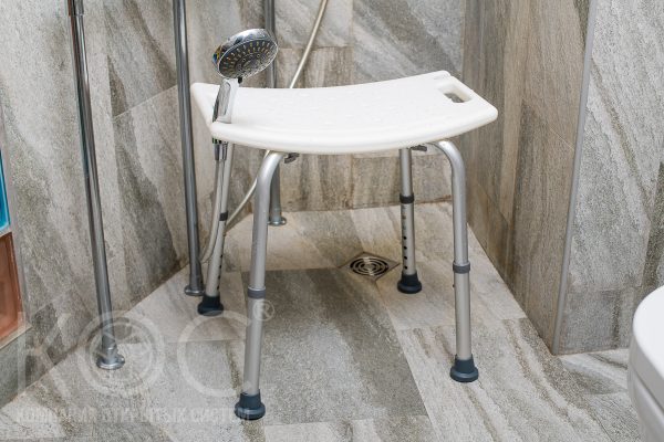 стул для ванной