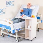 прикроватный столоик для лежачих больных