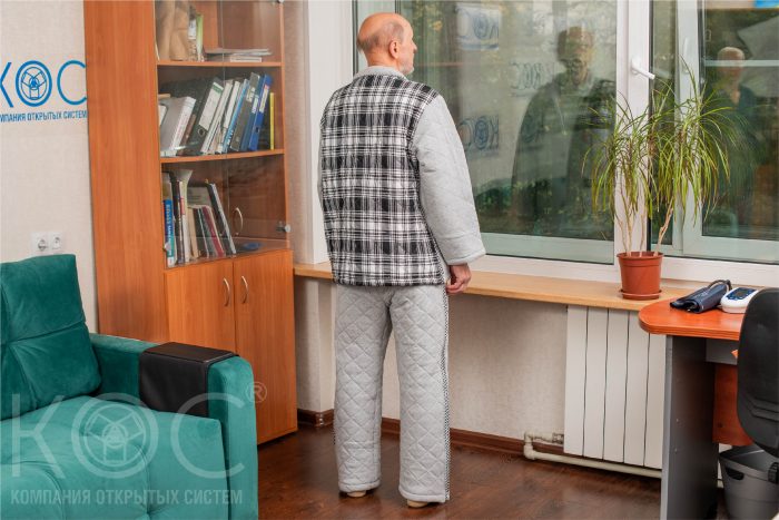 Адаптивный тёплый костюм с клетчатыми вставками